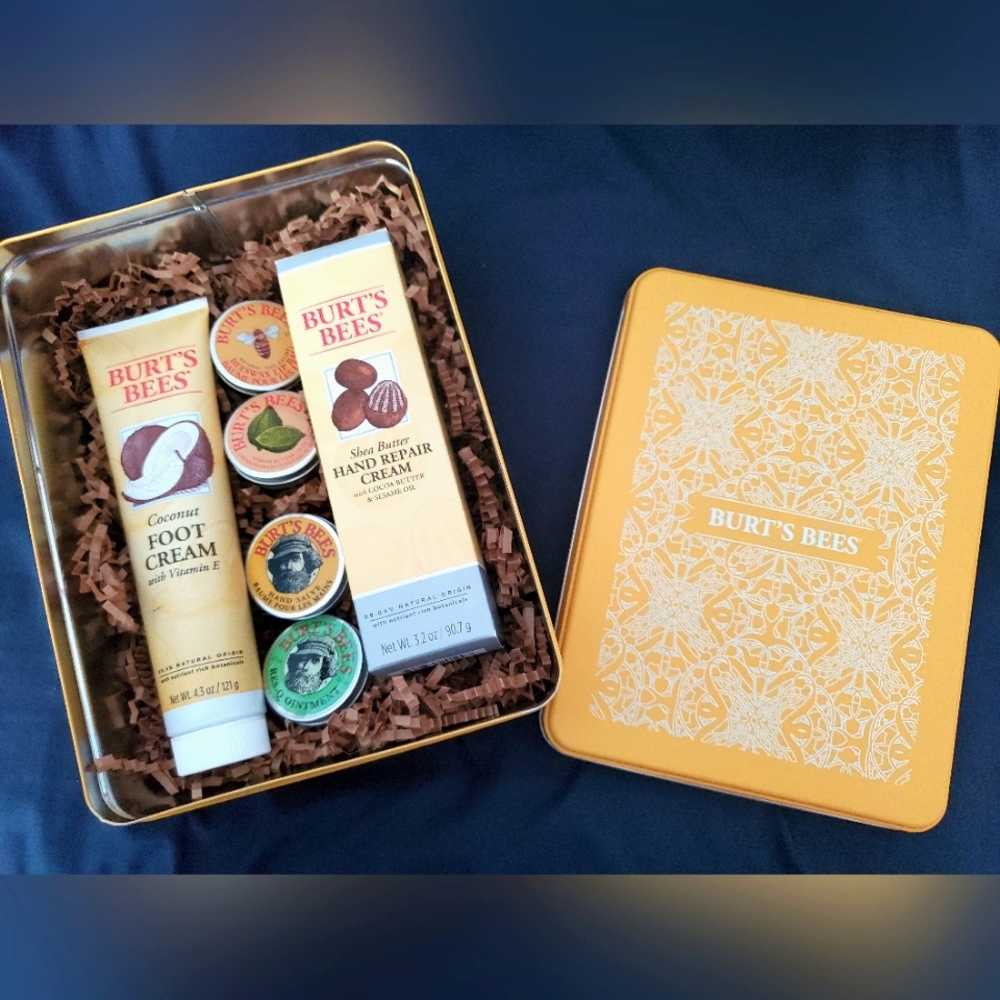 : READ New 6pc  Burts Bees Foot Cream Hand Crewam gift set In Tin Box